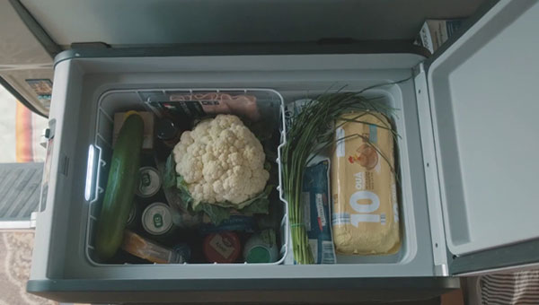 Autokülmik CFX3 35 Dometic koos toiduga